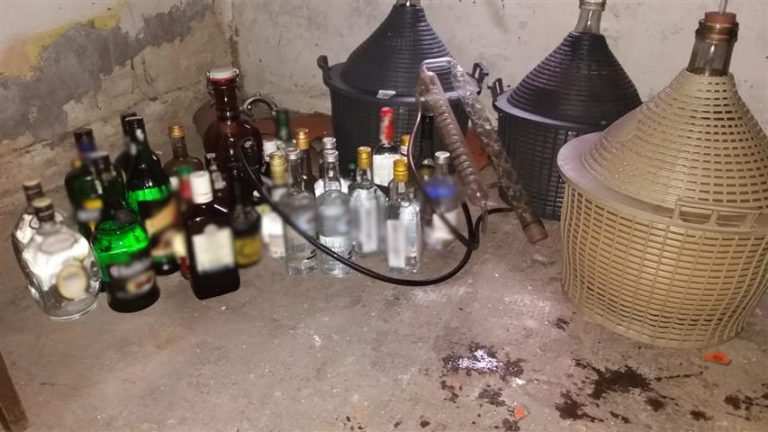 Policjanci znaleźli i zlikwidowali nielegalną wytw&oacute;rnie alkoholu etylowego