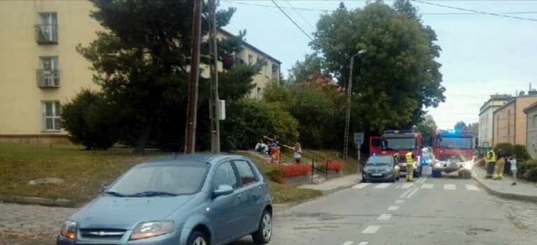 83-letnia kobieta potrąciła dwie osoby na przejściu dla pieszych