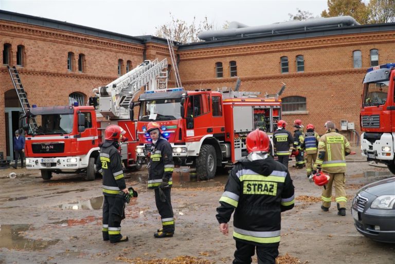 Pożar w Kuźni Społecznej. Dopiero co odnowiono zabytek [FOTO]