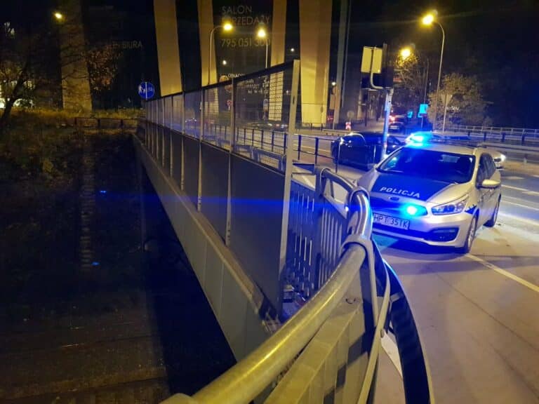 Olsztyńskie policjantki na pomoc niedoszłemu samob&oacute;jcy