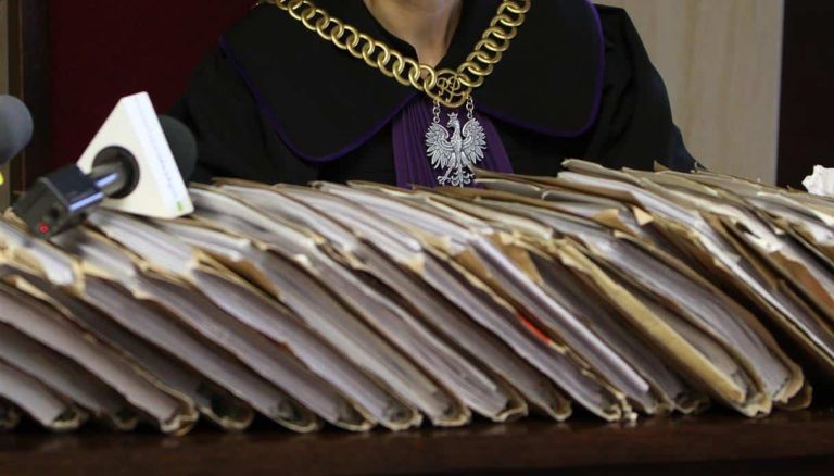 Sędzia z Olsztyna sama stanie przed sądem, bo chroniła syna. W tle handel bronią