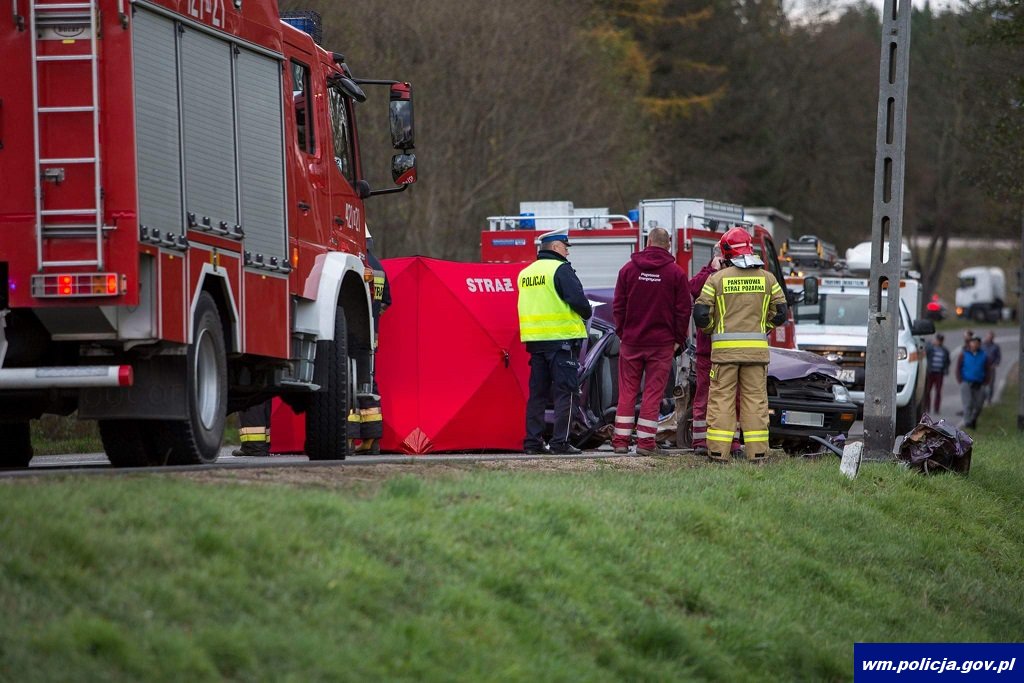 Śmiertelny wypadek. Kierująca Daewoo Tico uderzyła w latarnię