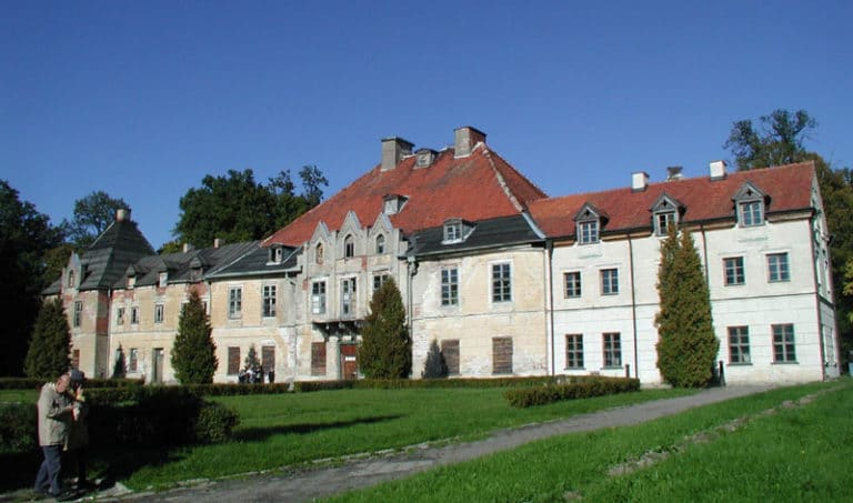 Odnaleziono XVI w. piec kaflowy z pałacu w Sztynorcie