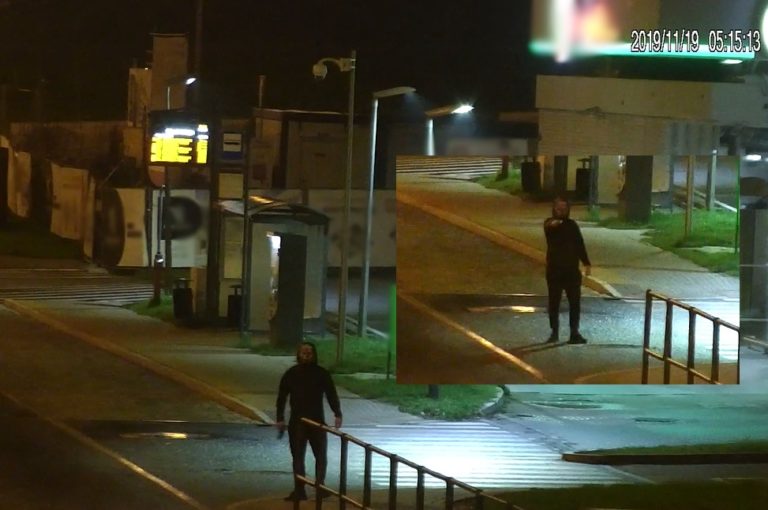 W masce śmierci strzelał do ludzi na Zatorzu. Potem zam&oacute;wił hot doga na stacji benzynowej