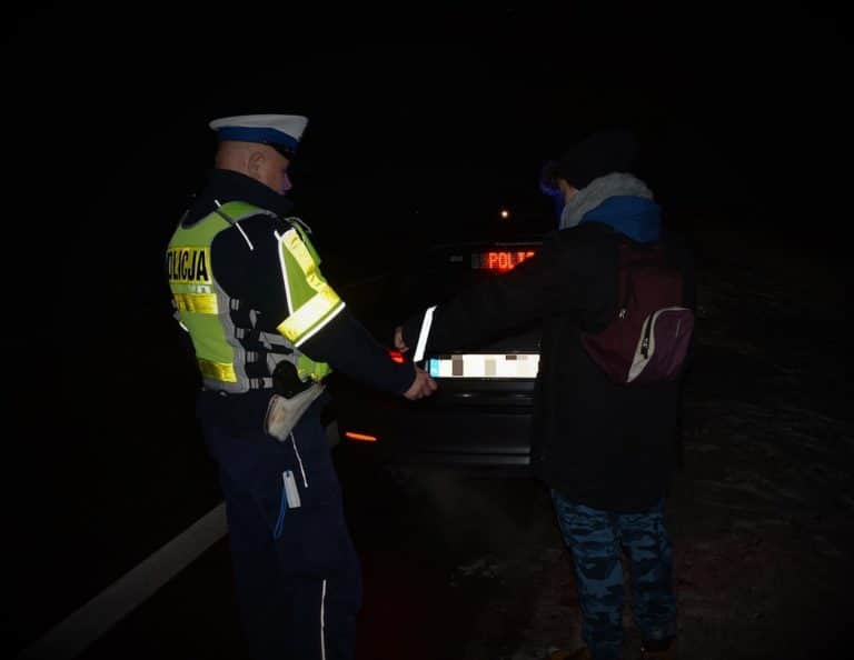 Po pijaku postanowił pójść z Olsztyna do Nidzicy. 18-latek wężykiem szedł po drodze ekspresowej