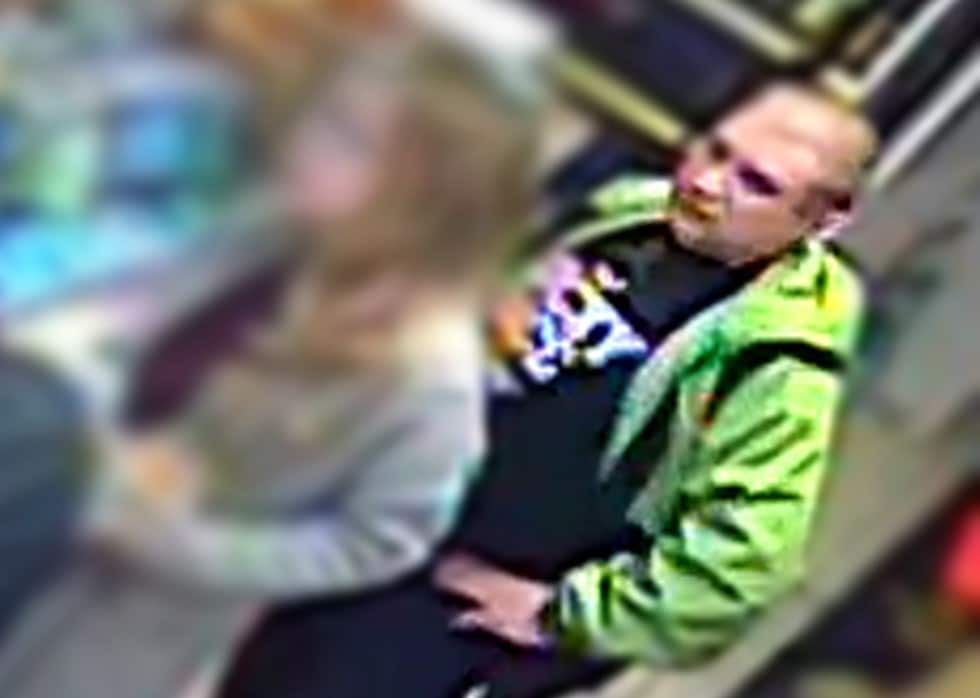 Złodziej miał szczęście. W portfelu opr&oacute;cz karty płatniczej był też PIN do niej