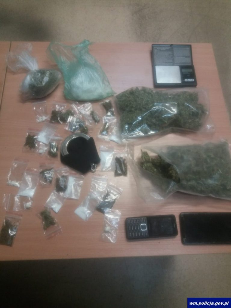 Narkotyki trzymał w zamrażalniku. Były to amfetamina i marihuana