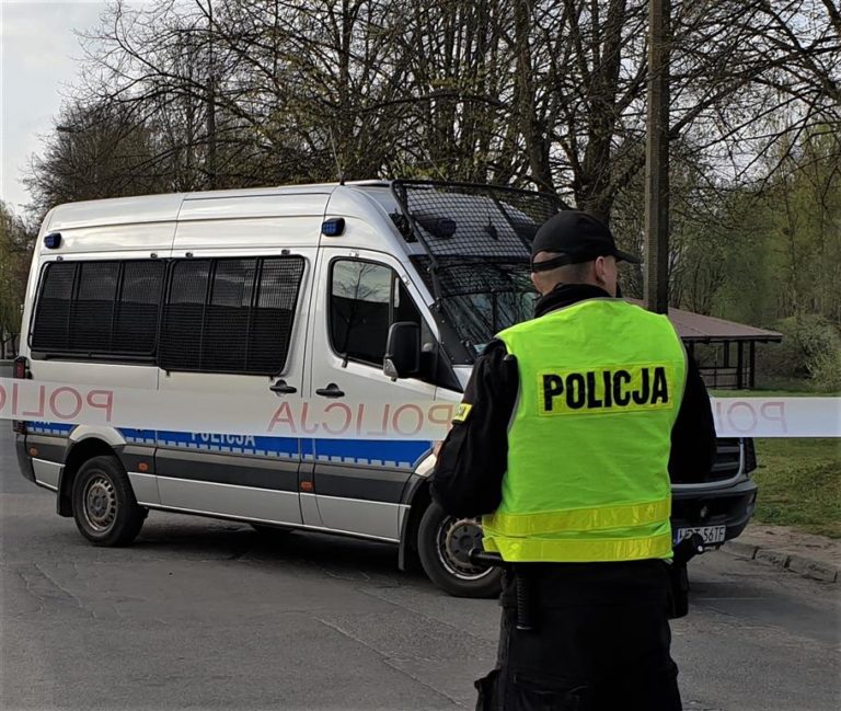 Znaleziono ciało 26-letniego mężczyzny. Ktoś wbił mu nóż w plecy?