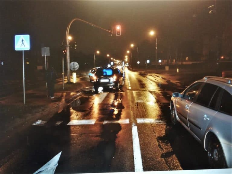 90-letnia kobieta potrącona na pasach gdy szła do kościoła na poranną mszę