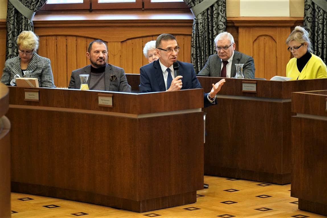 Deficyt budżetu Olsztyna wyniesie 67 mln zł. Radni: „budżet miasta jest zły”