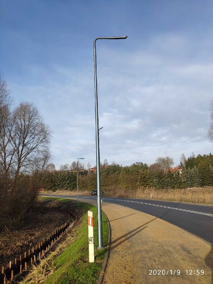 Bulwersująca kradzież 6 lamp na budowie ścieżki pieszo-rowerowej