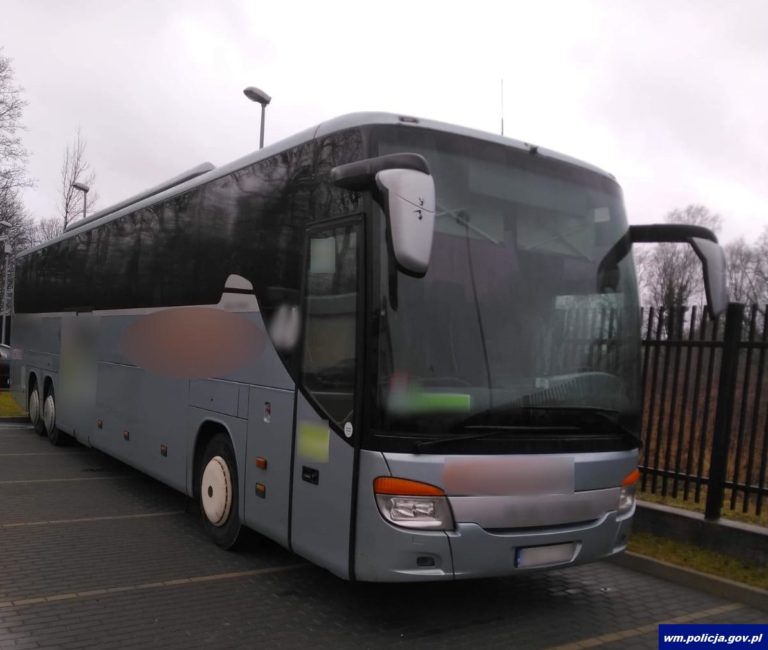 Policja sprawdziła autobus. Miał &bdquo;przekręcony licznik&rdquo; o&hellip; p&oacute;ł miliona