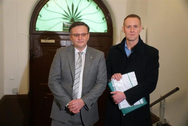 Grupa referendalna złożyła powiadomienie o zamiarze odwołania prezydenta Grzymowicza