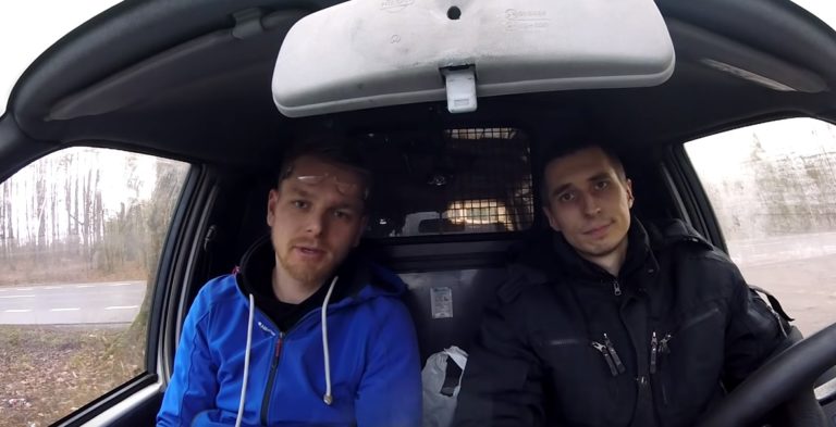 Youtuberzy znaleźli skradziony portfel i oddali go właścicielce. Całość nagrali