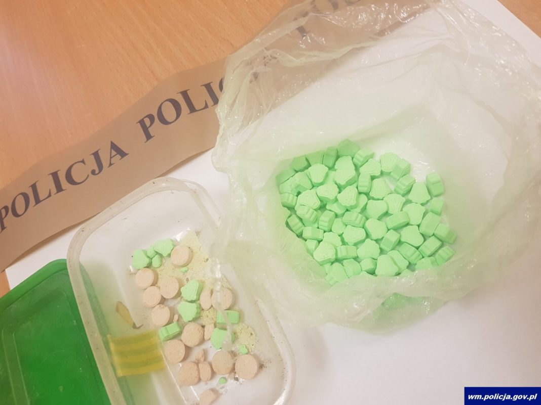 Kryminalni zabezpieczyli ponad 800 gramów amfetaminy oraz 95 tabletek ekstazy
