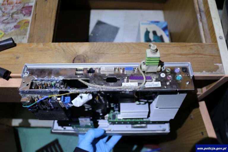 Nielegalnie udostępniał telewizję w internecie. Dorobił się fortuny, a teraz grozi mu 10 lat więzienia