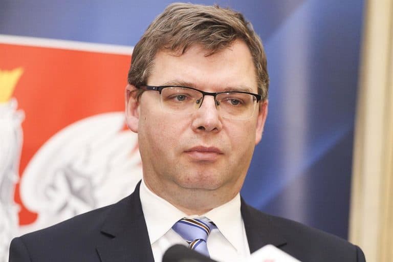Premier pilnie wezwał do Warszawy wojewodę warmińsko-mazurskiego w związku z koronawirusem
