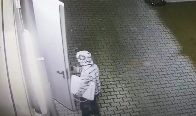 Z publicznej toalety ukradł grzejnik elektryczny żeby go wyrzucić