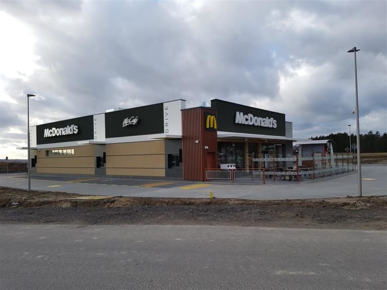 Na wjeździe do Olsztyna powstał McDonald. Buduje się KFC i Burger King