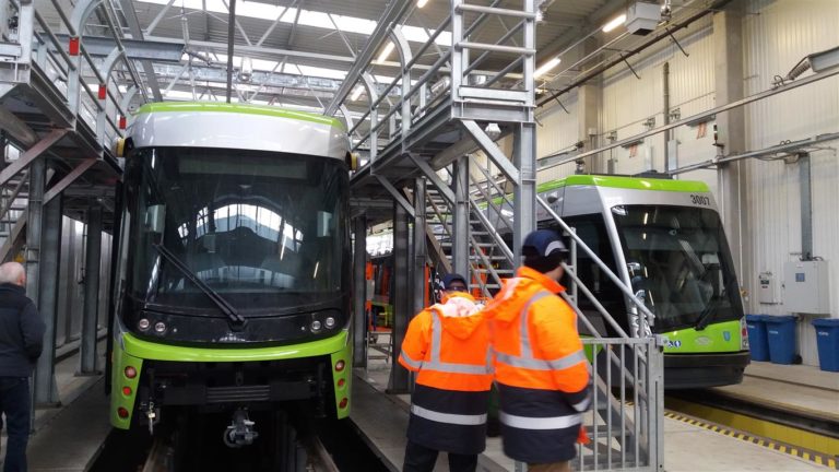 Turecki tramwaj już jeździ po Olsztynie, ale tylko w nocy