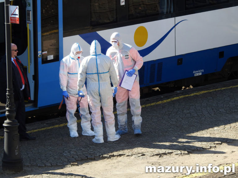 Pasażer z podejrzeniem koronawirusa nie chciał opuścić pociągu