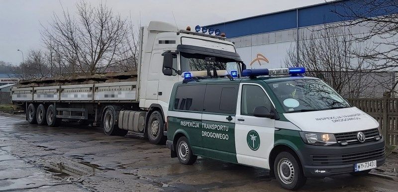 Wyjątkowym brakiem wyobraźni wykazał się kierowca ciężarówki, którego zatrzymał do kontroli w Olsztynie