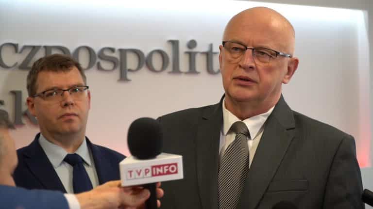 Na Warmię i Mazury 15 os&oacute;b podr&oacute;żowało autokarem z pacjentem &bdquo;zero&rdquo;