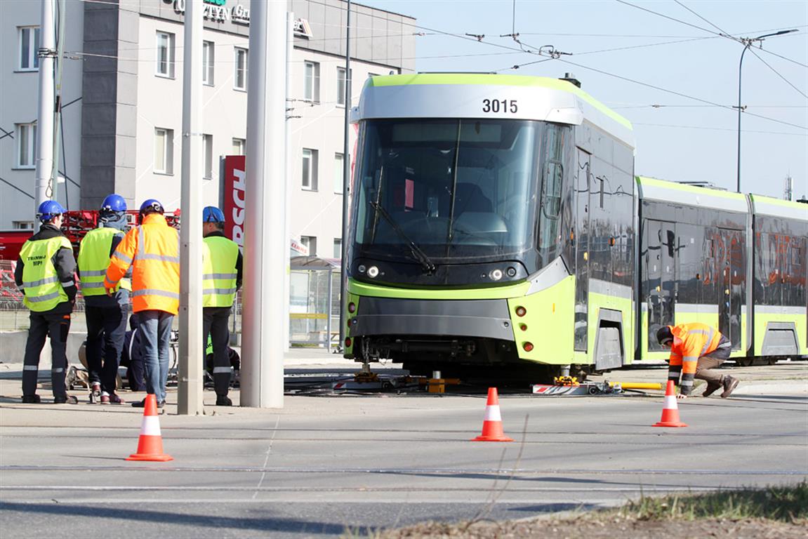 Wykoleił się nowy turecki tramwaj. Dopiero co przyjechał do Olsztyna