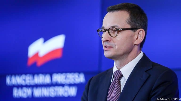 Morawiecki: Wprowadzamy dzisiaj stan epidemii