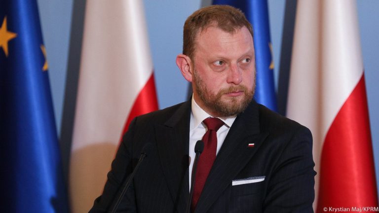 Szumowski: policja będzie kontrolowała przestrzeganie nakazu zakrywania nosa i ust