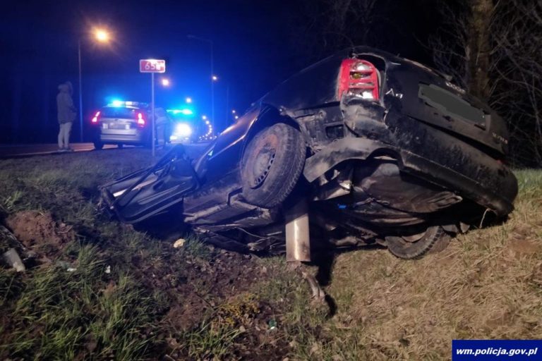 Spowodował kolizję i uciekł z miejsca zdarzenia, ale w aucie zostawił 15-letniego brata