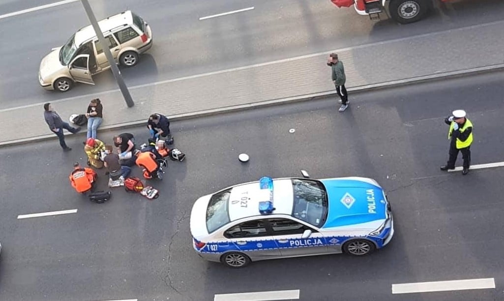 Motocyklista potrącił policjanta na al. Warszawskiej