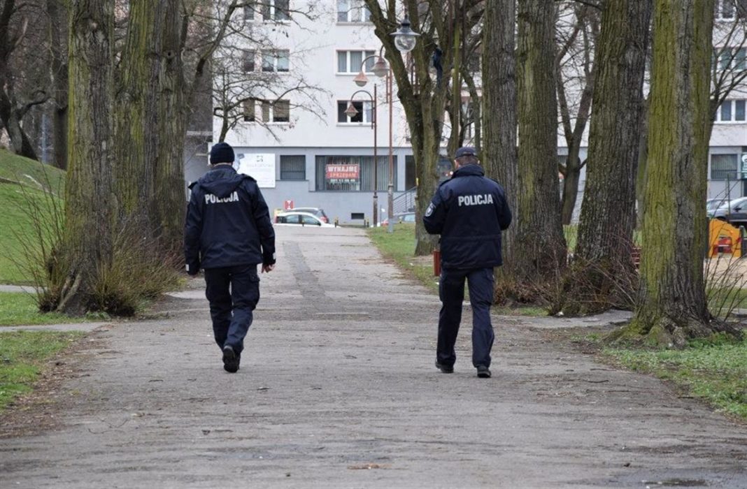 Szybka ścieżka kar dla obywateli za łamanie obostrzeń