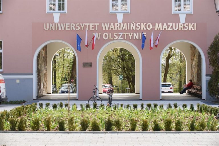 Odnowiono plac koło rektoratu UWM