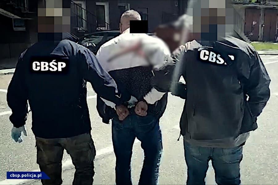 Policjanci z Olsztyna rozbili gang fałszujący brytyjskie funty