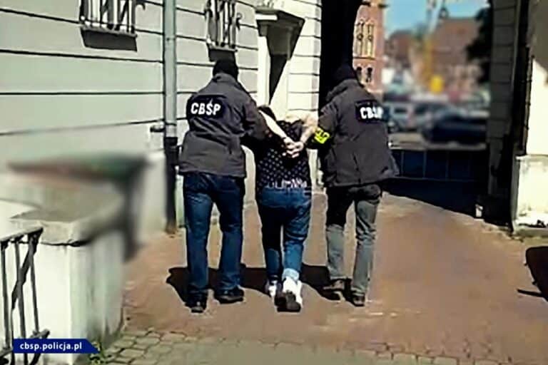 Policjanci z Olsztyna rozbili gang fałszujący brytyjskie funty