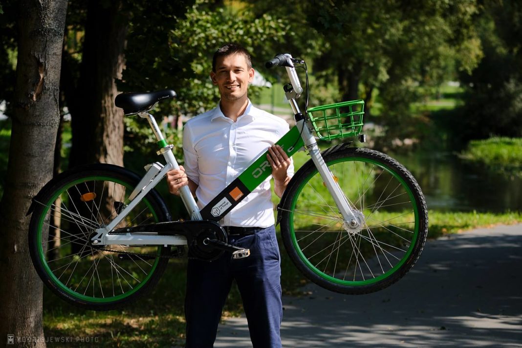 Stowarzyszenie i radny krytykują prezydenta Grzymowicza za zwinięcie roweru miejskiego
