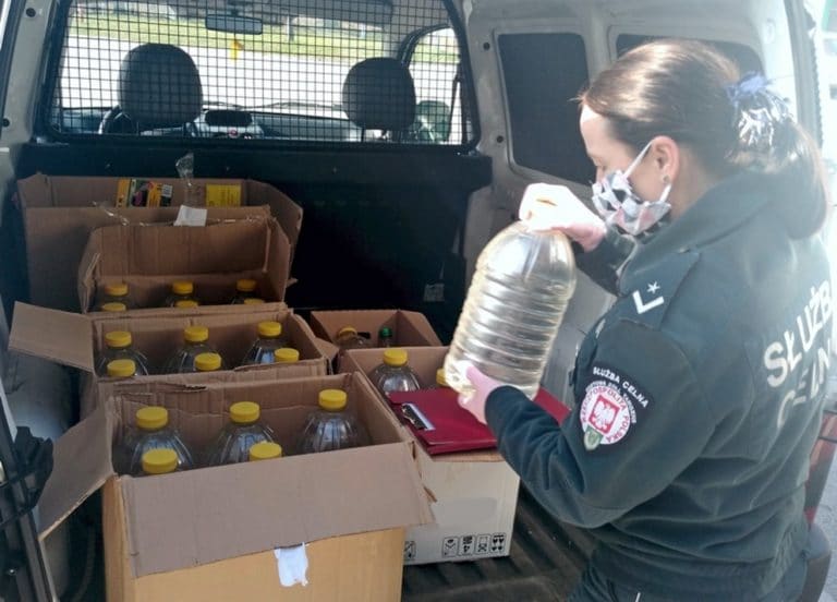 KAS: kolejne ok. 19,8 tys. litr&oacute;w alkoholu od fiskusa m.in. dla szpitali