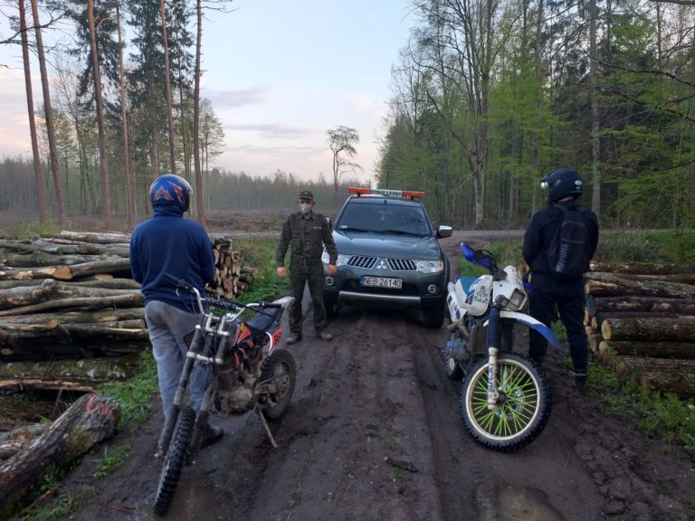 Problem miłośnik&oacute;w quad&oacute;w i cross&oacute;w rozjeżdżających lasy