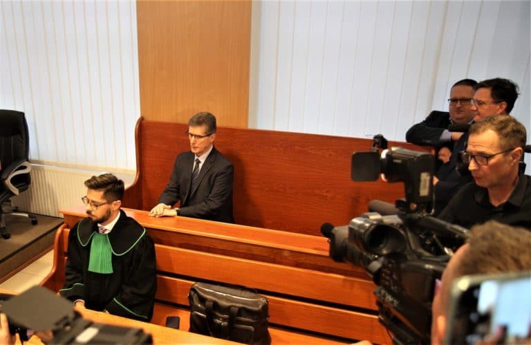 Były prezydent wnioskuje o gigantyczne odszkodowanie. Kwota robi wrażenie