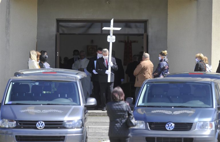 Pożegnali półtorarocznego Kubusia, jednego z bliźniaków potrąconego przez Mustanga