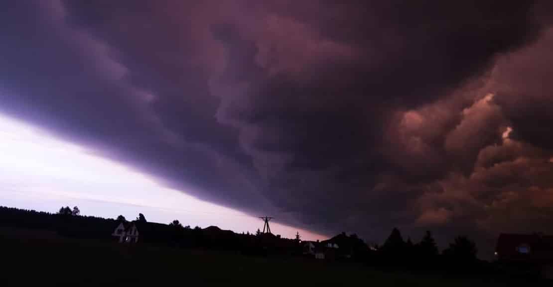 Do tej pory 25 interwencji strażaków po burzach na Warmii i Mazurach