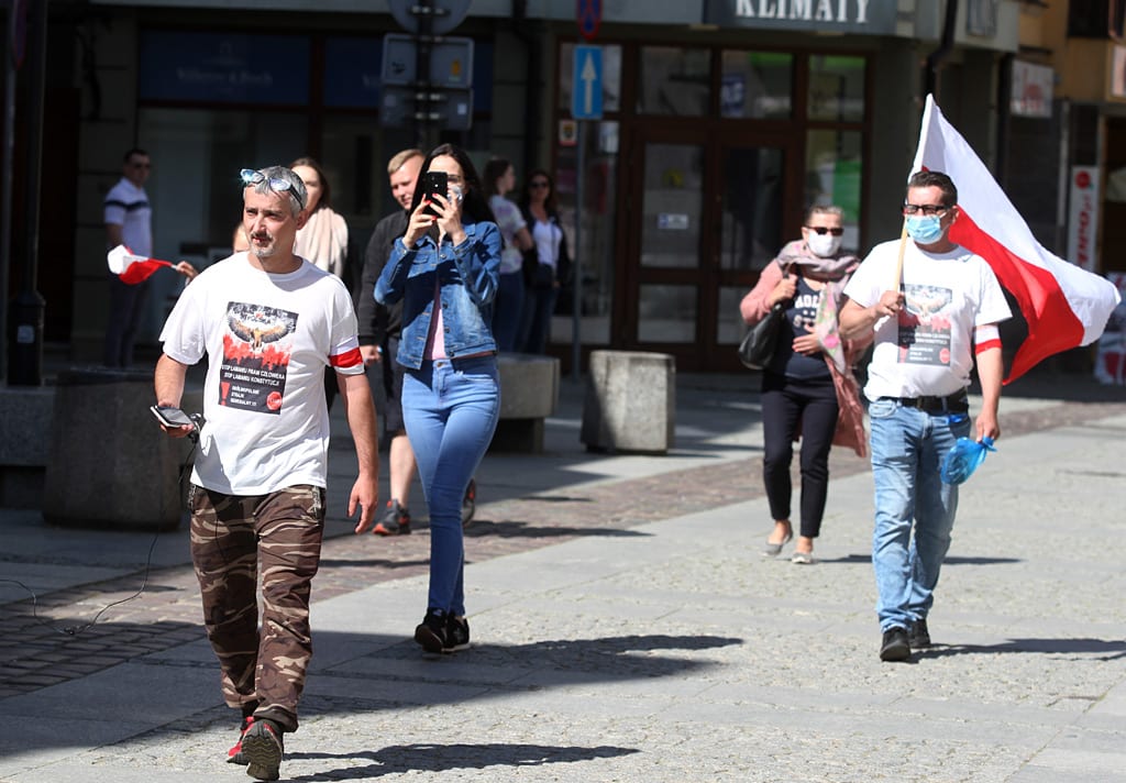 W Olsztynie spacerowali przeciwko rządowi PiS