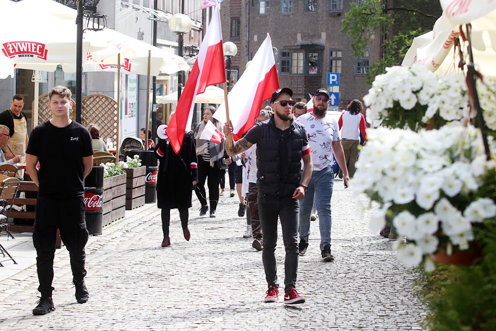 W Olsztynie spacerowali przeciwko rządowi PiS