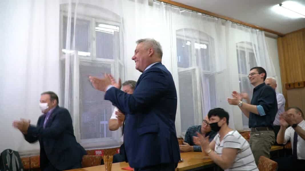 Euforia w olsztyńskim sztabie PiS po wygranej Andrzeja Dudy