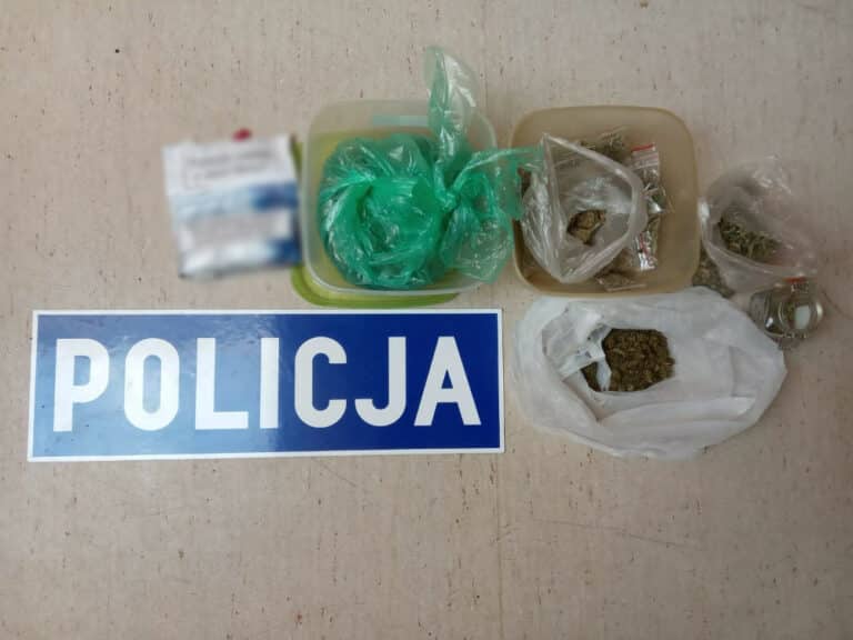 24-latek z Olsztyna może trafić na 10 lat do wiezienia. W domu miał marihuanę