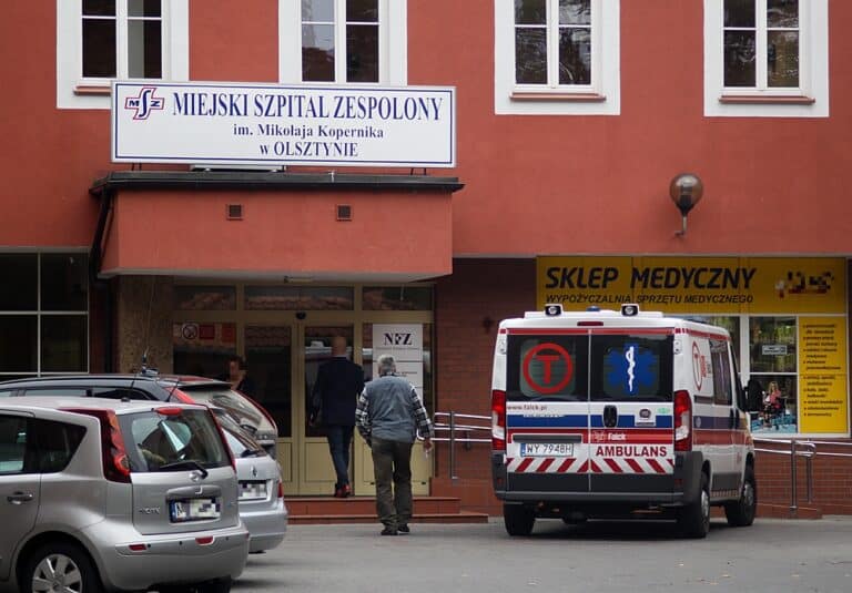 Kolejne przypadki koronawirusa w szpitalu miejskim. Zakażona lekarka