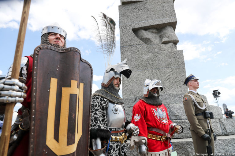 Pod Grunwaldem prezydenci Polski i Litwy odsłonili głaz pomnikowy poświęcony uczestnikom bitwy