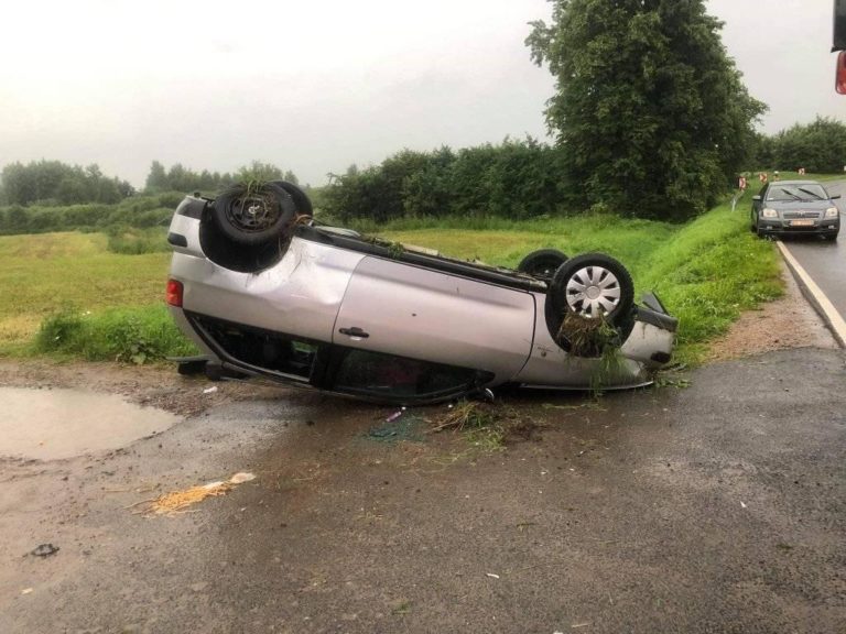 Wypadek na trasie do Barczewa. Kierująca nie miała zapiętych pas&oacute;w
