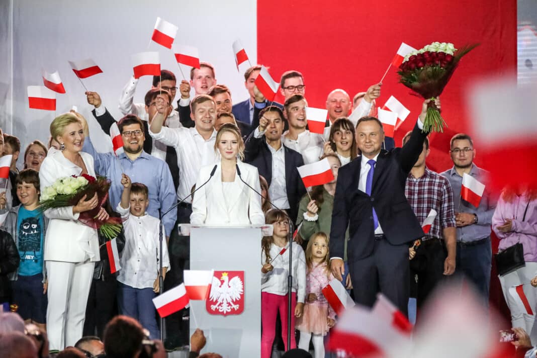 Oficjalne wyniki PKW ze wszystkich komisji. Na prezydenta RP został wybrany Andrzej Duda